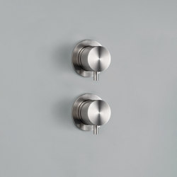 Source | Stainless steel Built-in mixer set with 2 way diverter | Shower controls | Quadrodesign