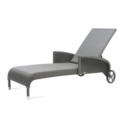 Outdoor Lloyd Loom Dovile sunlounger with arms | Sun loungers | Vincent Sheppard