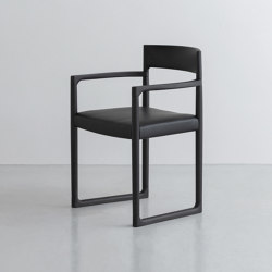 SWEEP I armchair | Chairs | By interiors inc.