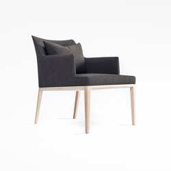 Leone Seamless Lounge Chair | Sillas | Time & Style