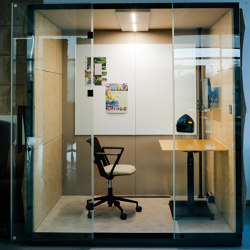 VANK_BOX_CREATIVE acoustic pod with whiteboard | Chevalets de conférence / tableaux | VANK