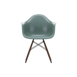 Eames Fiberglass Armchair DAW | Chaises | Vitra