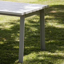 Harpo Aluminio Table | Dining tables | URBIDERMIS SANTA & COLE