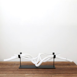 Coil 48 Object White Set Of 3 With Stand | Oggetti | SkLO