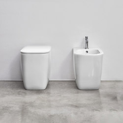 Semplice floor-mounted toilet with unconventional set-out measurement | WC | NIC Design