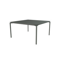Calvi | Table 140 x 140 cm | Tavoli pranzo | FERMOB