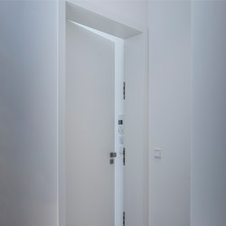 Modern entrance doors flush fitting doors PLANO |  | ComTür