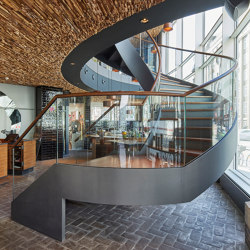 Extraordinary stringer stairs at Burgerlich in Hamburg | Balconies | MetallArt Treppen