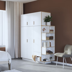 Wardrobe HUH with 3 doors and extra level | Cabinets | Radis Furniture