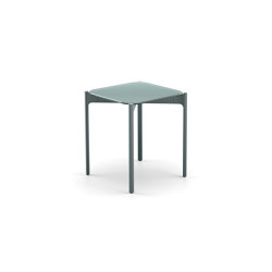 IZON side table | Mesas auxiliares | DEDON