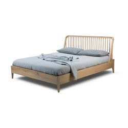 Spindle | Oak bed - without slats - mattress 160x200 - varnished