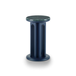Arcolor Petite table 30 - Version avec base laquée bleu nuit RAL 5011 et plateau en marbre Guatemala | Tables d'appoint | ARFLEX