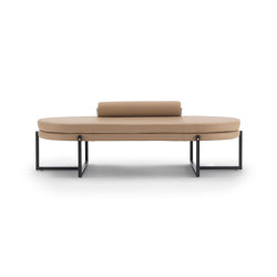 Sigmund Daybed - Leather Version with roll cushion | Day beds / Lounger | ARFLEX