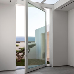 Nova | The pivoting safety door with glass elements that allows creating entrances of any size. |  | Oikos – Architetture d’ingresso