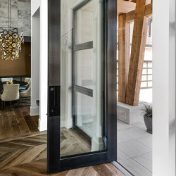 Nova | The pivoting safety door with glass elements that allows creating entrances of any size.