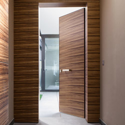 Project | Sicherheitstür für Innenräume mit versenkbaren Bändern | Internal doors | Oikos – Architetture d’ingresso