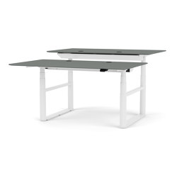 HiLow Double – Schreibtisch mit einem Gestell und zwei Tischplatten | Montana Furniture | Objekttische | Montana Furniture