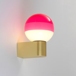 Dipping Light A1-13 Pink-Brushed Brass | Lampade parete | Marset