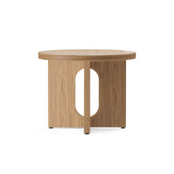 Androgyne Side Table, Ø50, Natural Oak | Mesas auxiliares | Audo Copenhagen