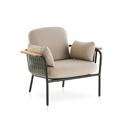 Capa Lounge Chair | Armchairs | GANDIABLASCO