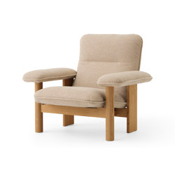 Brasilia Lounge Chair | Natural Oak | MENU Bouclé 02 | Sessel | Audo Copenhagen