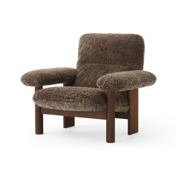 Brasilia Lounge Chair | Dark Stained Oak | Sheepskin, Root | Armchairs | Audo Copenhagen