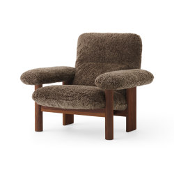 Brasilia Lounge Chair | Walnut | Sheepskin, Root | Sessel | Audo Copenhagen