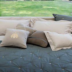 Api percalle Multicolor metallic embroidery Quilted bedspread | Duvets | Mastro Raphael