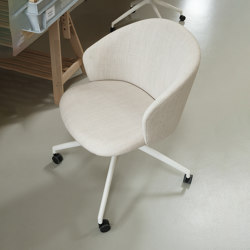 Close D | with armrests | Arco