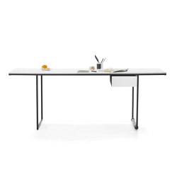 Macis PET table with extensions | Desks | Opinion Ciatti