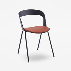 MAKI Stackable Chair 1.23.Z/I | Chaises | Cantarutti
