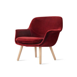 Smile Lounge Low Back Wood Base | Sillones | ICONS OF DENMARK