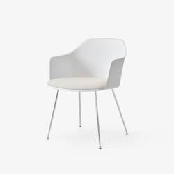 Rely HW34 White Shell w. Karakorum 001 Cushion & Chrome Base | Chairs | &TRADITION