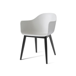 Harbour Dining Chair | Black Oak, Light Grey Plastic | Chaises | Audo Copenhagen