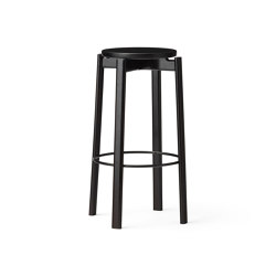 Passage Bar Stool | Dark Lacquered Oak | Tabourets de bar | Audo Copenhagen