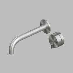 Q | Wall mounted mixer with spout. | Rubinetteria lavabi | Quadrodesign
