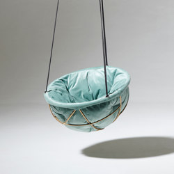 Furry Friends Pet Bed - Hanging Basket & stand | Letti per cani | Studio Stirling