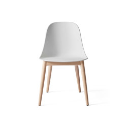 Harbour Side Dining Chair | Natural Oak, Light Grey Plastic | Chaises | Audo Copenhagen