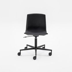 Loto Recycled Swivel chair 330L | open base | Mara