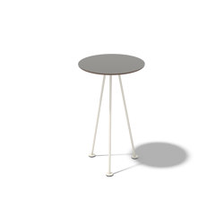 Kleiner Tisch Máj | Side tables | Egoé