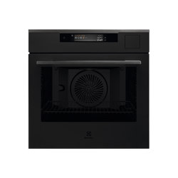 900 SteamPro Steam Oven/Convection Oven with Steam Cleaning | Ovens | Electrolux Group
