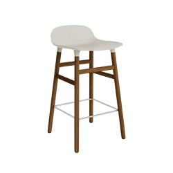 Form Barstol 65 cm Walnut Light Grey | Taburetes de bar | Normann Copenhagen