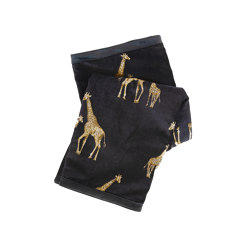 Plaid Velours | Plaid en velours noir avec girafes brodées | Home textiles | MX HOME