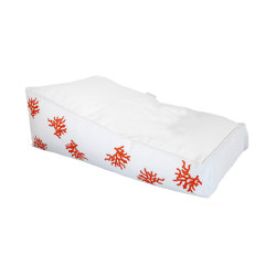 Tumbona de exterior flotante | Tumbona de exterior flotante color blanco con bordados rojo coral | Tumbonas | MX HOME