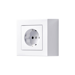 A CUBE SCHUKO socket in white | Enchufes Schuko | JUNG