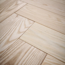 HIRAM Habitat Ash Herringbone Parquet