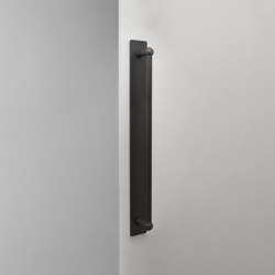 Harper Single Pull Handle with Plate 500mm | Tiradores de puerta | Corston Architectural Detail