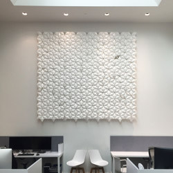 Facet hanging room divider 306 x 265cm in White | Sound absorbing room divider | Bloomming
