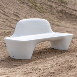 Haló | Concrete Bench with Backrest | open base | VPI Concrete