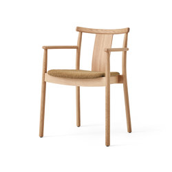Merkur Dining Chair W. Armrest, Natural Oak | Audo Bouclé 06 | Stühle | Audo Copenhagen